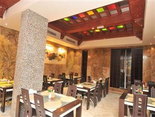 Johny International Muscat